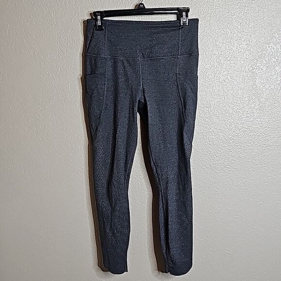 Large Gray Thigh Pocket Legging with perforated leg pattern - Picture 1 of 6